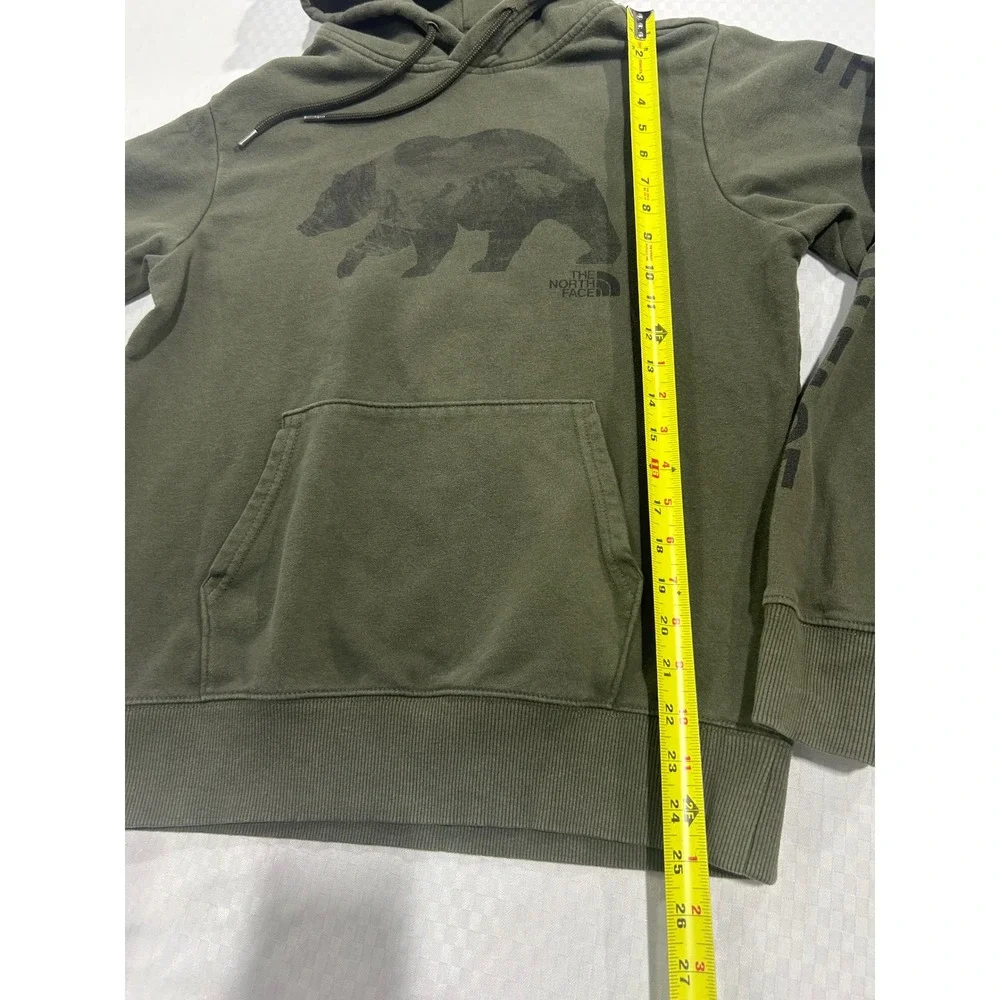 The North Face Mens Grizzly Bear Graphic Hoodie Olive Green Sleeve Logo Large